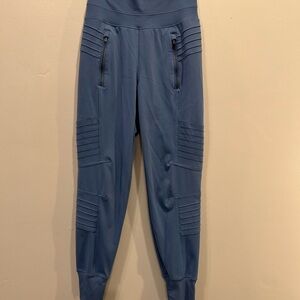 Athleta. Blue casual pants. Zipper back pockets. Size XXS.